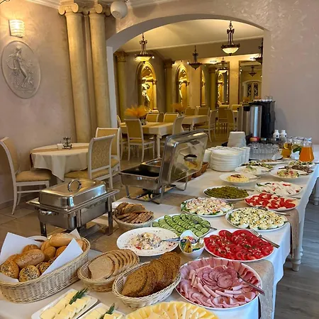 Polonia Otel 3*