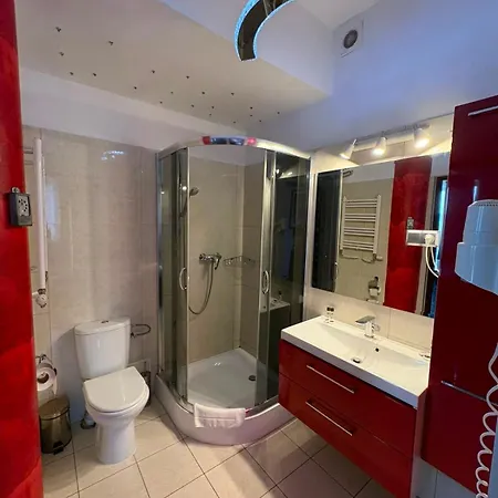Polonia 3*